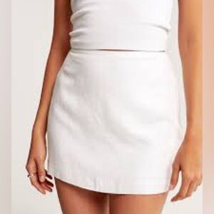 Abercrombie traveler skort - size small